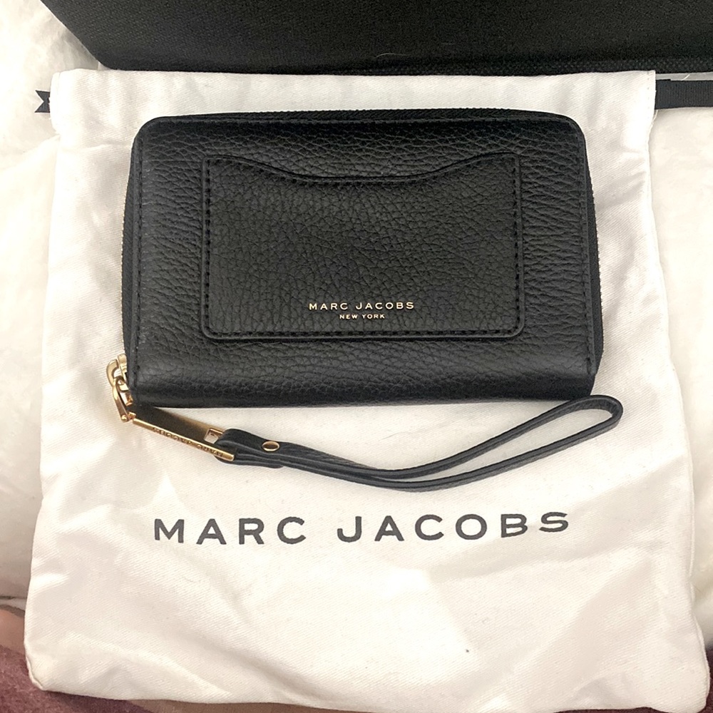 Marc Jacobs Black Wallet Wristlet